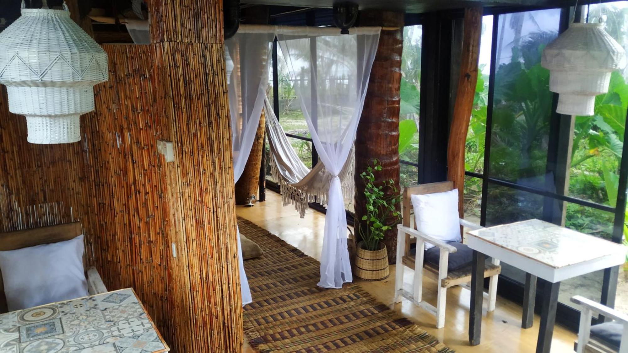 bahay-panuluyan Tarzan's House *